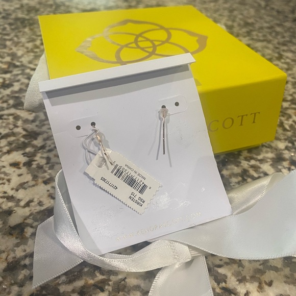 Kendra Scott Earrings - Picture 2 of 3